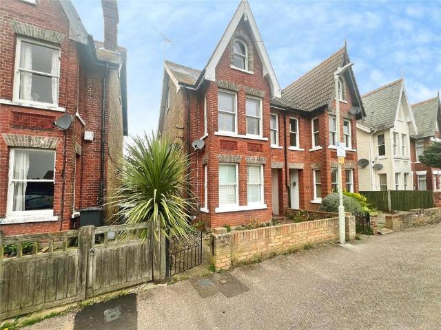 3 bedroom flat for sale