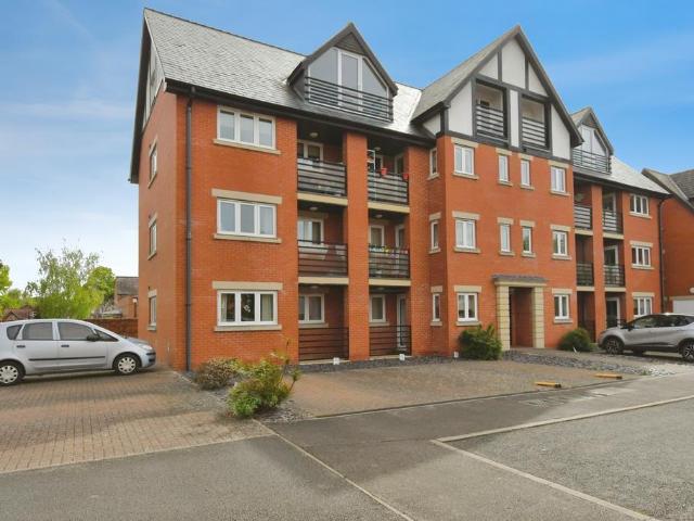 2 bedroom flat for sale