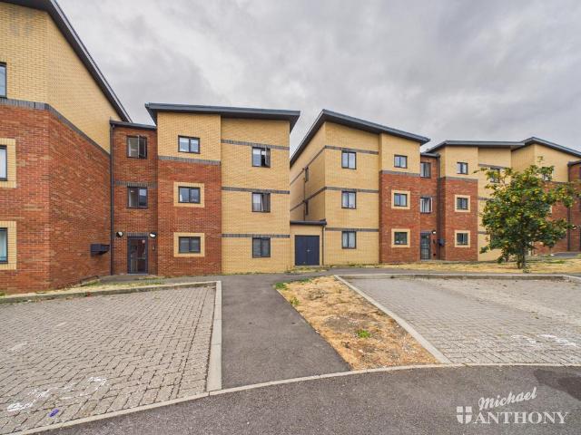 2 bedroom flat for sale