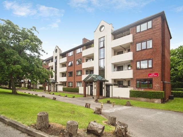 2 bedroom flat for sale