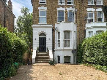 2 bedroom flat for sale