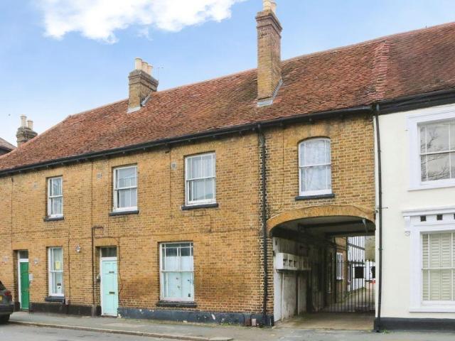 2 bedroom flat for sale