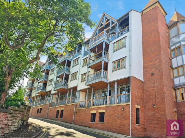 2 bedroom flat for sale