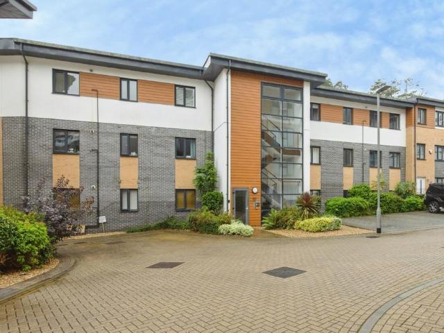 2 bedroom flat for sale