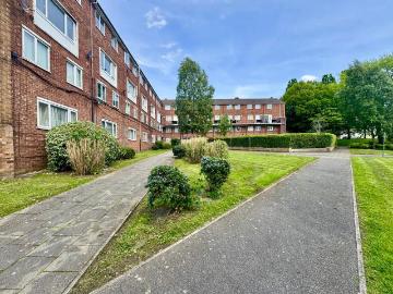 2 bedroom flat for sale