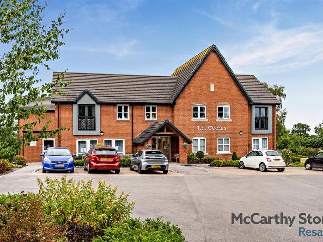 2 bedroom flat for sale