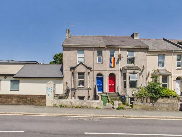 2 bedroom flat for sale