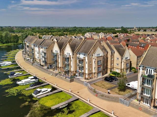 2 bedroom flat for sale