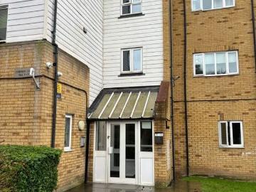 2 bedroom flat for sale