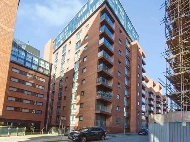 2 bedroom flat for sale