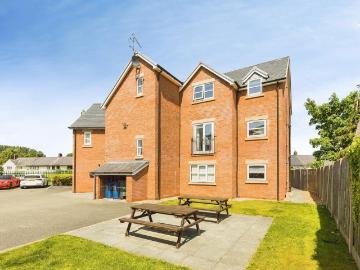 2 bedroom flat for sale