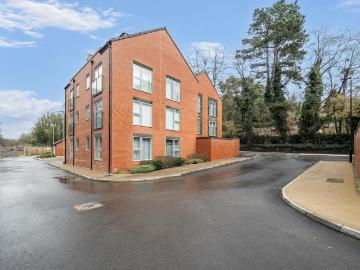 2 bedroom flat for sale