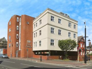 2 bedroom flat for sale
