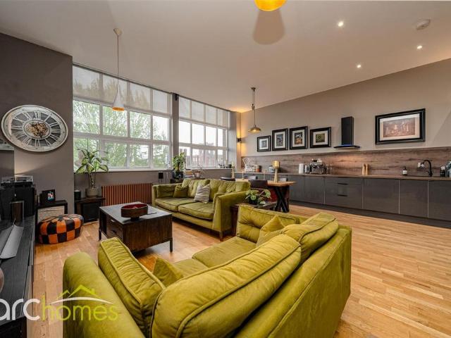 2 bedroom flat for sale