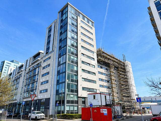 2 bedroom flat for sale