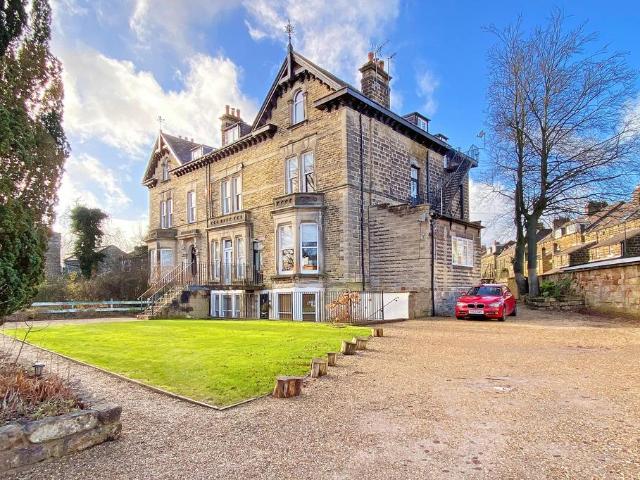 2 bedroom flat for sale