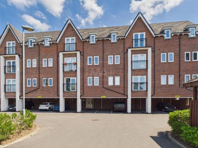 2 bedroom flat for sale