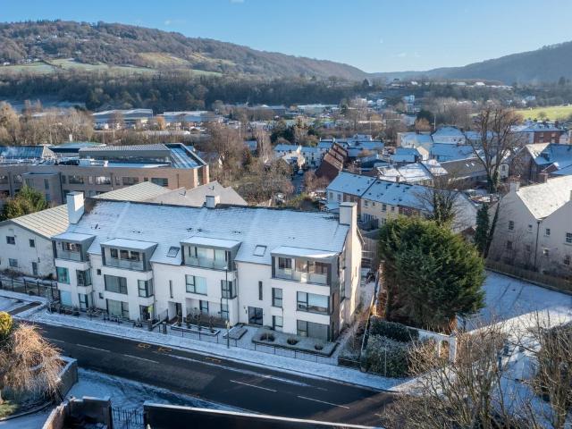 2 bedroom flat for sale