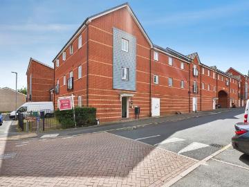2 bedroom flat for sale
