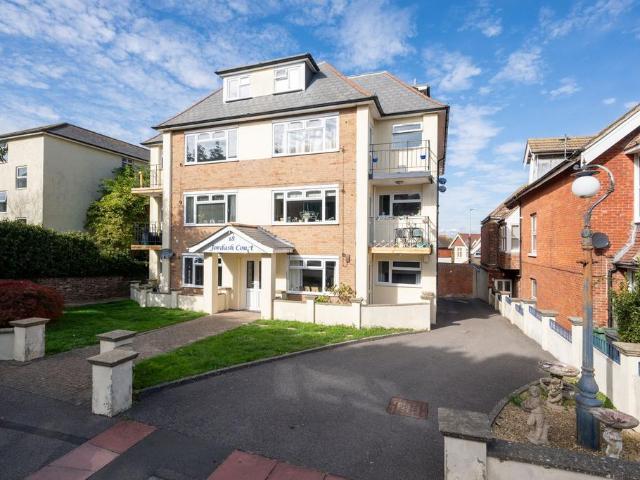 2 bedroom flat for sale