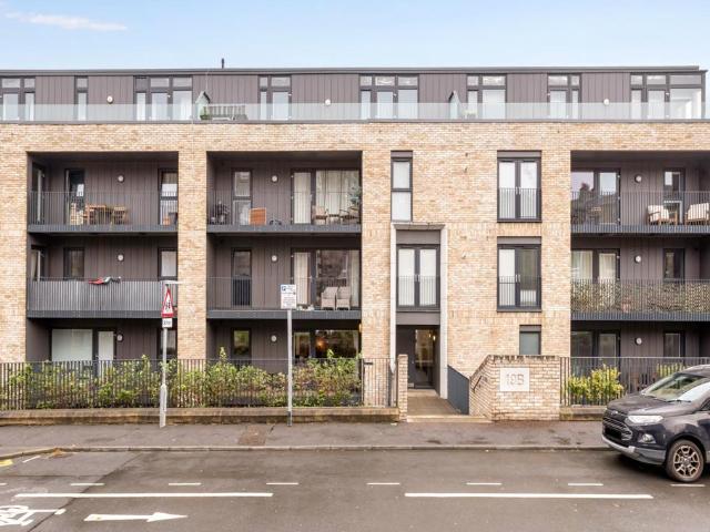 2 bedroom flat for sale
