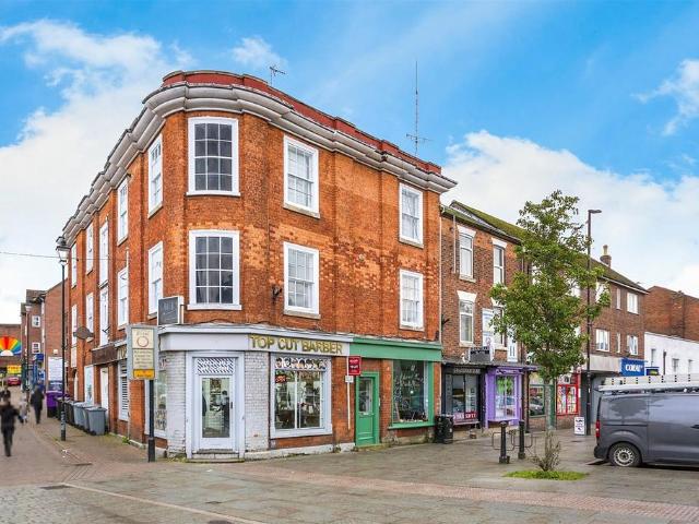 2 bedroom flat for sale