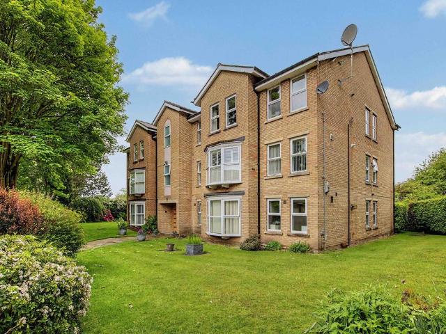 2 bedroom flat for sale