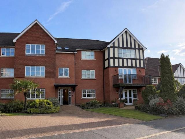 2 bedroom flat for sale