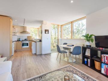 Flat for sale in South Hampstead - Balcony