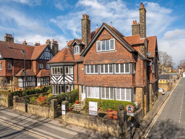 2 bedroom flat for sale