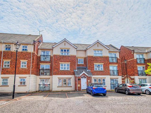 2 bedroom flat for sale