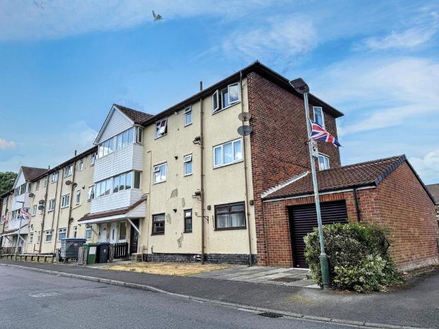 2 bedroom flat for sale
