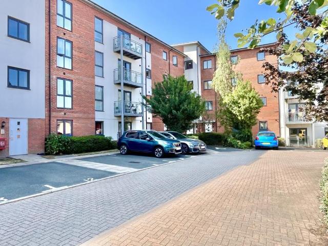 2 bedroom flat for sale