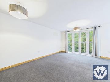 Crumpsall Manchester, M8 - Lift, Equipped kitchen