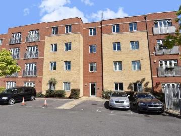 2 bedroom flat for sale