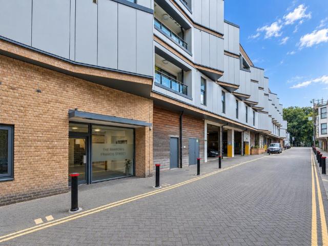 2 bedroom flat for sale