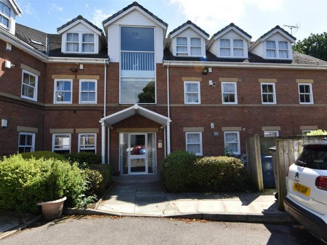 2 bedroom flat for sale