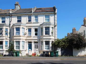 2 bedroom flat for sale