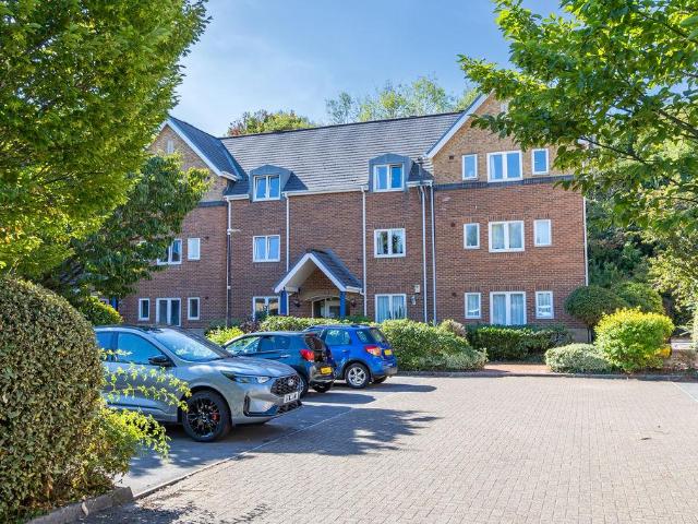 2 bedroom flat for sale