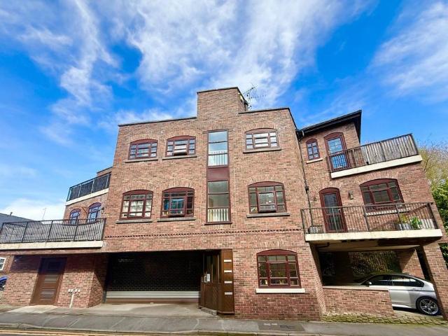 2 bedroom flat for sale