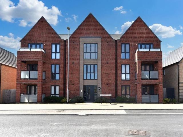 2 bedroom flat for sale