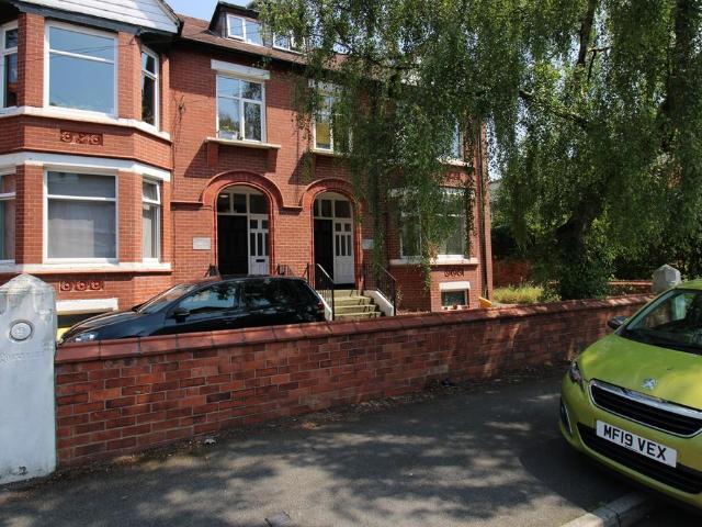 2 bedroom flat for sale