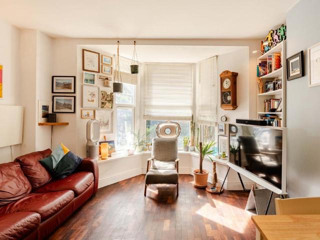 2 bedroom flat for sale