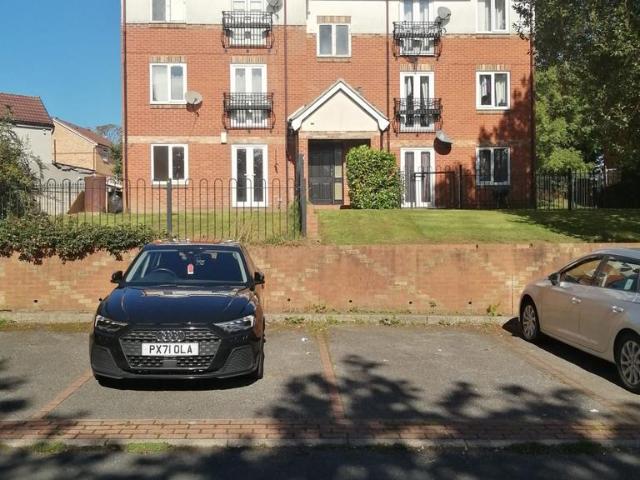 2 bedroom flat for sale