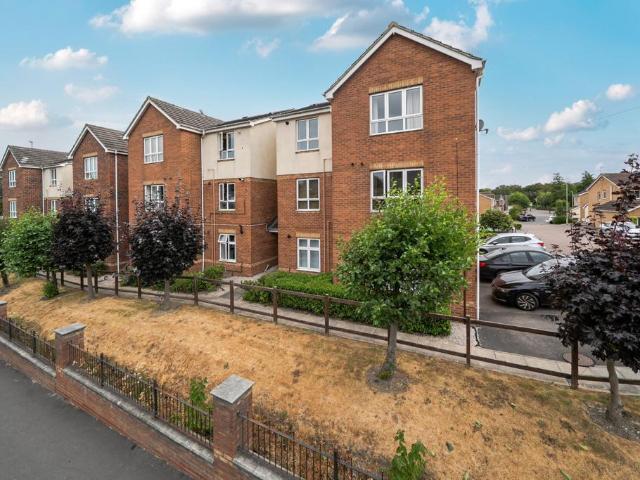 2 bedroom flat for sale
