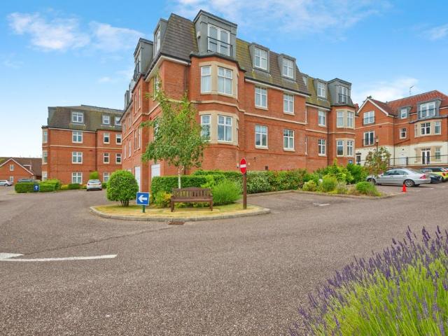 2 bedroom flat for sale
