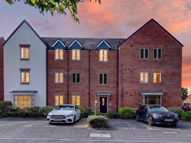 2 bedroom flat for sale