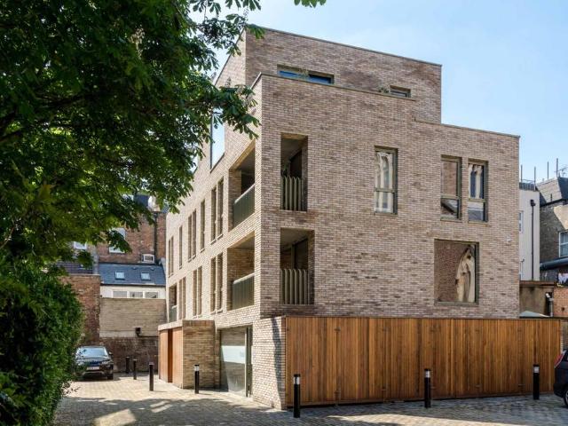 2 bedroom flat for sale