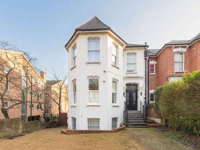 2 bedroom flat for sale