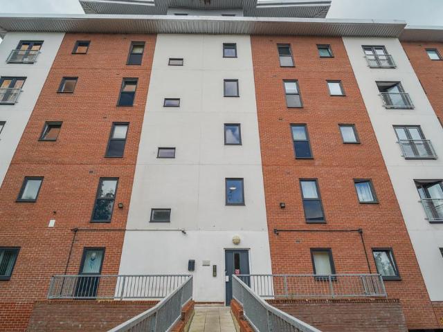 2 bedroom flat for sale